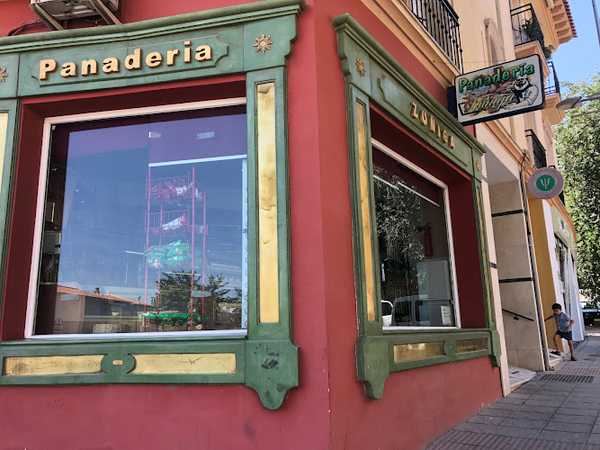 Fotografia tomada fuera de Panadería Zúñiga - Panadería en Baza, Granada