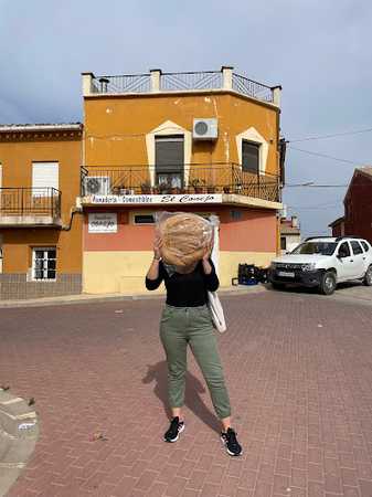 Fotografia tomada fuera de Panadería-Comestibles El Conejo. - Panadería en Tazona, Albacete