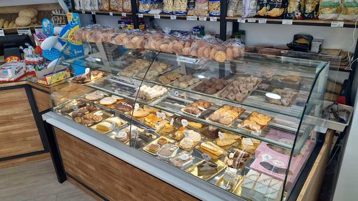 Fotografia tomada fuera de Panaderia-Pasteleria Virgen del Carmen - Panadería en Huelva, Huelva
