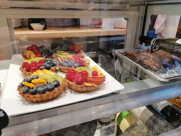 Fotografia tomada fuera de Panaderia-Pastisseria-Cafeteria Oh La La - Bakery en Inca, Baleares