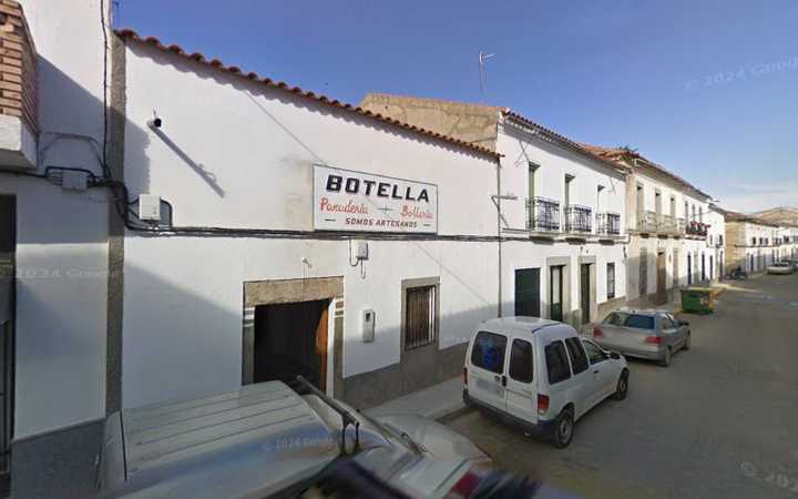 Fotografia tomada fuera de PanaderíaHermanos Botella C B - Panadería en Belalcázar, Córdoba