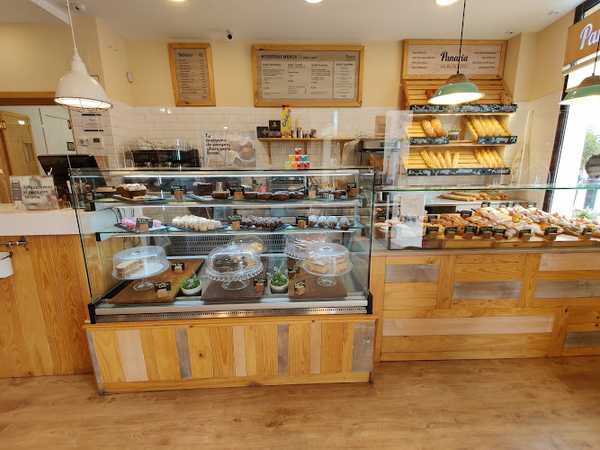 Fotografia tomada fuera de Panaria - cafeterías en Manzanares el Real, Madrid