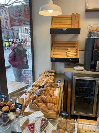 Fotografia tomada fuera de Panaria - cafeterías en Madrid, Madrid