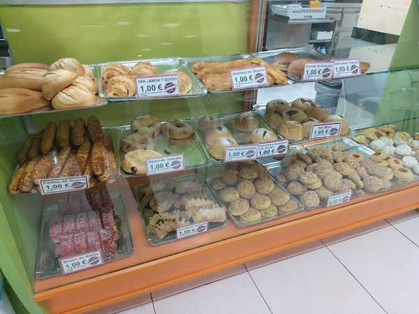 Fotografia tomada fuera de PANDEBONOS CAFÉ- Somos tu Panaderia colombiana en Alicante - Panadería en Alicante, Alicante