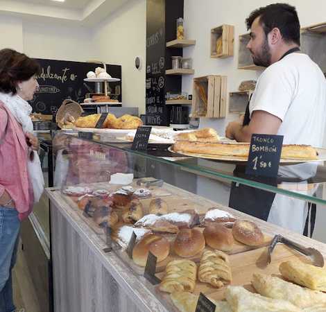 Fotografia tomada fuera de Pandulzarte - Pastelería en Ayamonte, Huelva