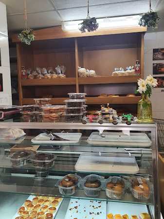 Fotografia tomada fuera de Panedería Artesanal Bodas y Arenas - Panadería en Belvís de la Jara, Toledo