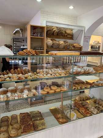 Fotografia tomada fuera de CA N'ALZANILLES - Supermercado en Portocolom, Baleares