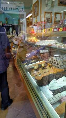 Fotografia tomada fuera de Panificadora El Molinillo - Panadería en Málaga, Málaga