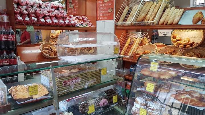 Fotografia tomada fuera de Panificadora La Ecuatoriana - Panadería en Madrid, Madrid