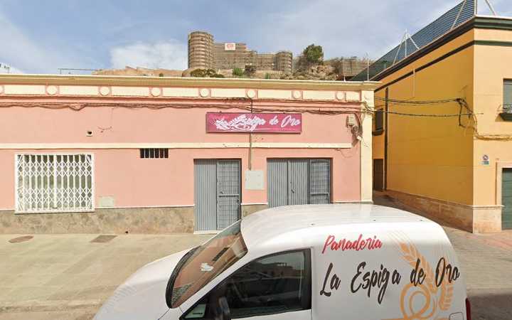 Fotografia tomada fuera de Panificadora LA ESPIGA DE ORO - Comercio en Almería, Almería