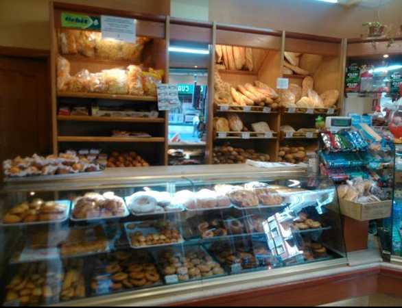Fotografia tomada fuera de Panificadora Martínez Albacete - Panadería en Albacete, Albacete