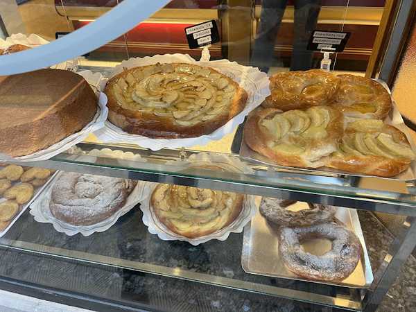 Fotografia tomada fuera de Ca'n Bisquerra - Panadería en Pollença, Baleares