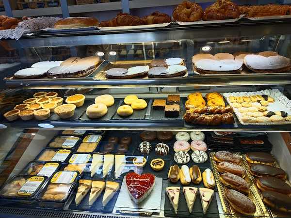 Fotografia tomada fuera de PANiMAS - Panadería en Leioa, Bizkaia