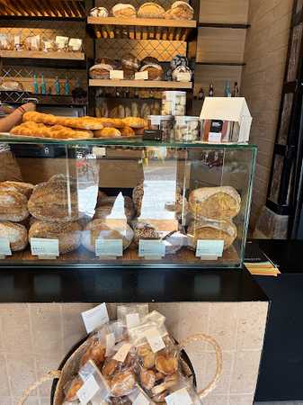 Fotografia tomada fuera de Panistas Inconformistas del Pan - Panadería en Santander, Cantabria