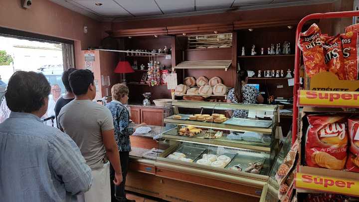Fotografia tomada fuera de Ca'n Sarasate - Pastelería en Artà, Baleares