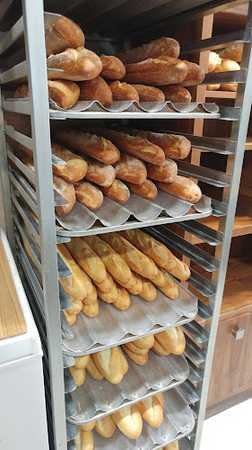 Fotografia tomada fuera de Panymás - Panadería en Alfaro, La Rioja