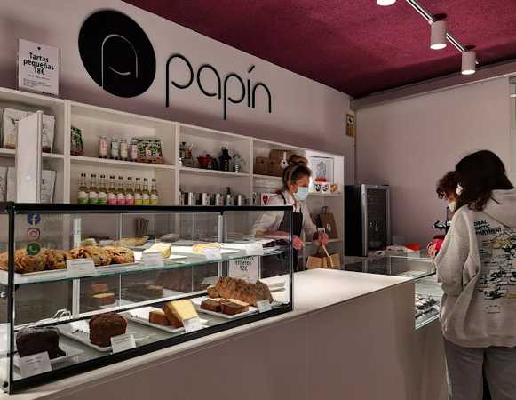 Fotografia tomada fuera de Papín - Gastronomía Dulce - Pastelería en Logroño, La Rioja