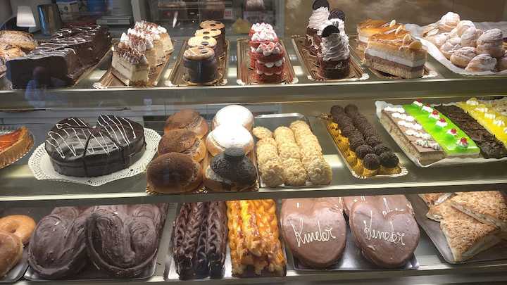 Fotografia tomada fuera de Pastelería - Panadería Piña - Pastelería en Santa Cruz de Mudela, Ciudad Real