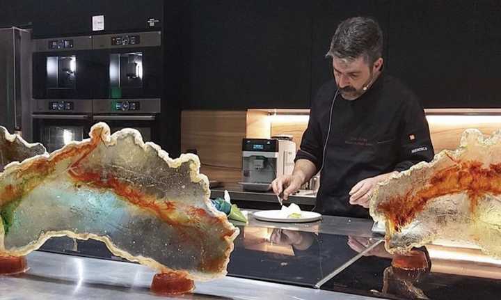 Fotografia tomada fuera de Pasteleria - Tolo Sintes - Mestre Pastisser 1988 - Pastisseria en Mahón, Baleares