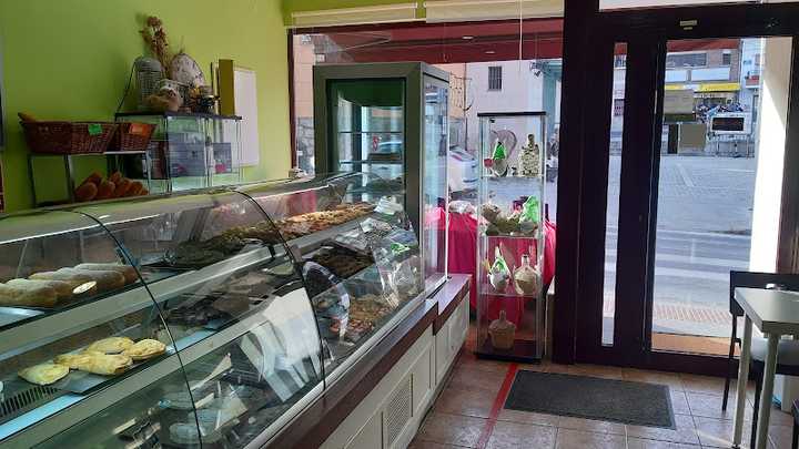 Fotografia tomada fuera de Pastelería El Pinche Goloso - Pastelería en San Martín de Valdeiglesias, Madrid