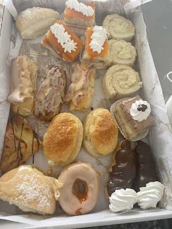 Fotografia tomada fuera de Pastelería “La Pichona” - Pastelería en Fuente del Maestre, Badajoz