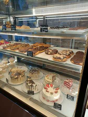 Fotografia tomada fuera de Pasteleria +Cuqui - Cafetería en Ciudad Real, Ciudad Real