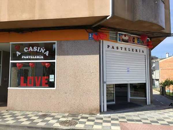 Fotografia tomada fuera de Pasteleria A Casiña - Pastelería en O Barco, Ourense