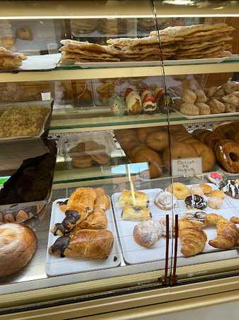 Fotografia tomada fuera de Pastelería Adela - Pastelería en Catral, Alicante