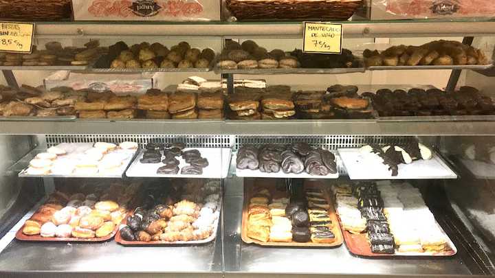 Fotografia tomada fuera de Pastelería Ángel - Pastelería en Logroño, La Rioja