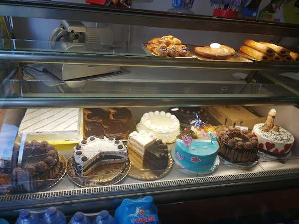 Fotografia tomada fuera de Pasteleria Anna - Pastelería en Almería, Almería