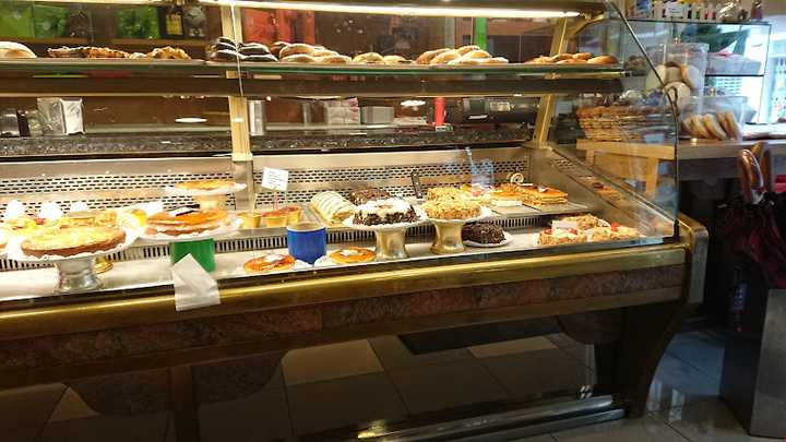 Fotografia tomada fuera de Pastelería Antxon - Pastelería en Eibar, Gipuzkoa