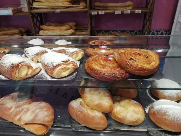 Fotografia tomada fuera de Pastelería Araia Artesanos - Pastelería en Araia, Álava