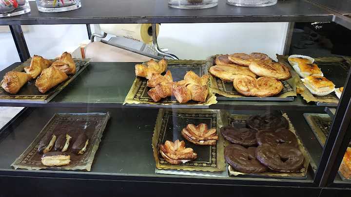 Fotografia tomada fuera de Café Avenida - cafeterías en Villaviciosa, Asturias