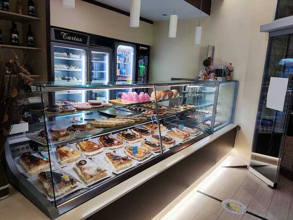 Fotografia tomada fuera de Pastelería Artesana en Zaragoza - Picotea - Panadería en Zaragoza, Zaragoza