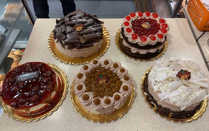 Fotografia tomada fuera de Pasteleria Artesanal Creativa - Pastelería en Madrid, Madrid