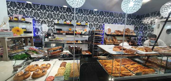 Fotografia tomada fuera de Pastelería Artesanal Manolo - Pastelería en Colmenar Viejo, Madrid