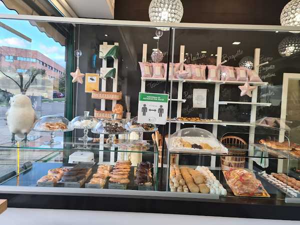 Fotografia tomada fuera de Pastelería Artesanal Manolo - Pastelería en Colmenar Viejo, Madrid