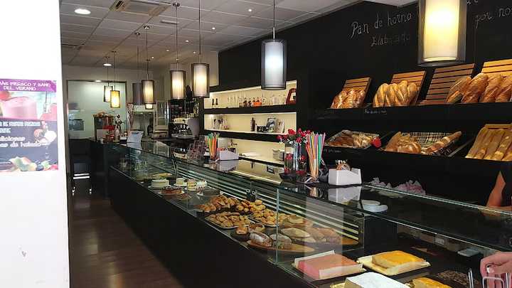 Fotografia tomada fuera de Pasteleria Austriaca - Pastelería en San Vicente del Raspeig, Alicante