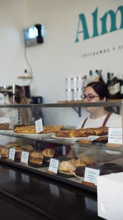 Fotografia tomada fuera de Café Bar Almeriz - cafeterías en Huesca, Huesca
