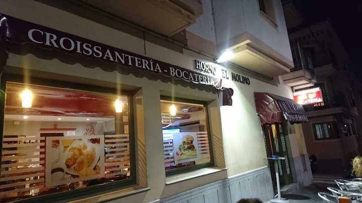 Fotografia tomada fuera de Café bar bocatería El Molino - restaurantes en Coria, Cáceres