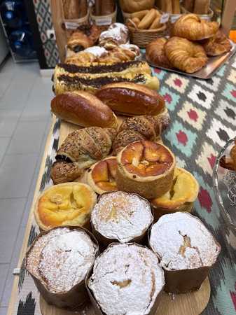 Fotografia tomada fuera de Pasteleria C´an Panades - Pastelería en Palma, Baleares