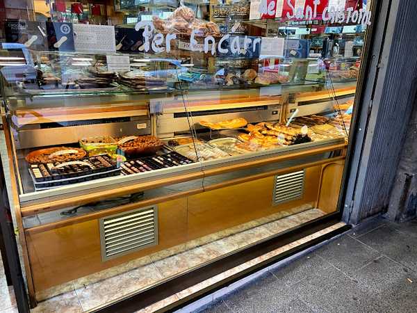 Fotografia tomada fuera de Pastelería Cadí - Pastisseria en La Seu d'Urgell, Lleida