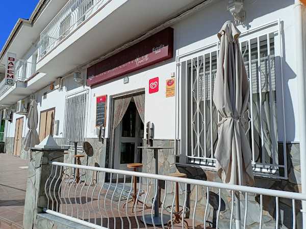 Fotografia tomada fuera de Café Bar central Navarillo - bares en Dehesas de Guadix, Granada