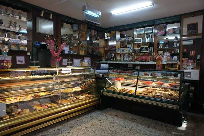 Fotografia tomada fuera de Pastelería Campazas - Pastelería en León, León