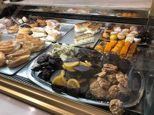 Fotografia tomada fuera de Pastelería Casa Mauro Torres - Pastelería en Segorbe, Castellón