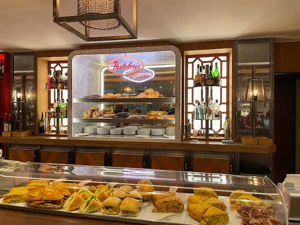 Fotografia tomada fuera de Pastelería Casa Vejo - Pastelería en Reinosa, Cantabria