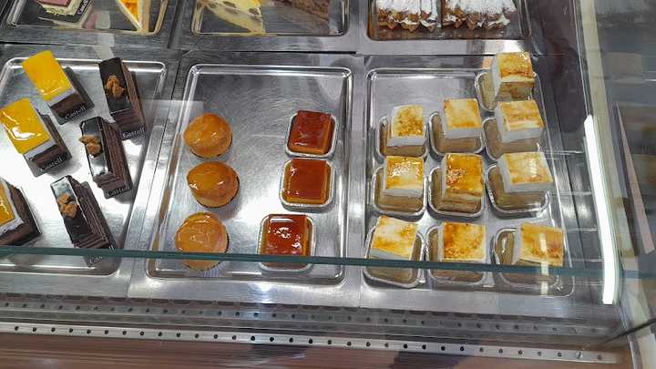 Fotografia tomada fuera de Pastelería Castell - Pastelería en Elche, Alicante