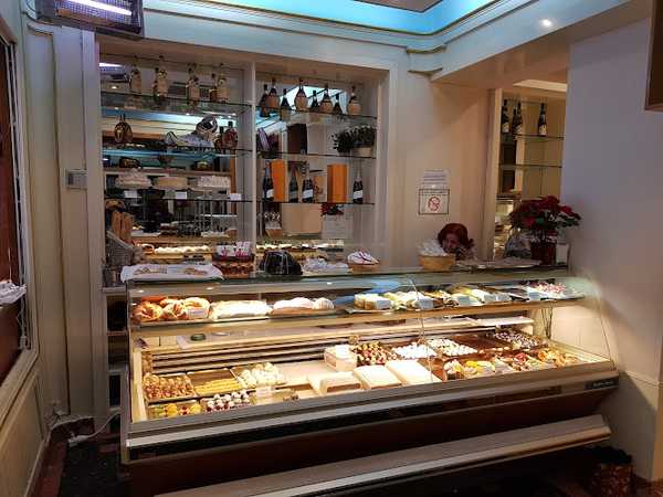 Fotografia tomada fuera de Pastelería Chantilly - Pastelería en Madrid, Madrid