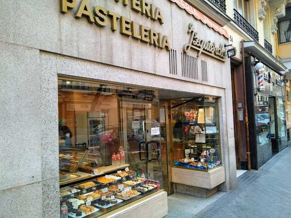 Fotografia tomada fuera de Pastelería Confitería Izquierdo - Pastelería en Madrid, Madrid