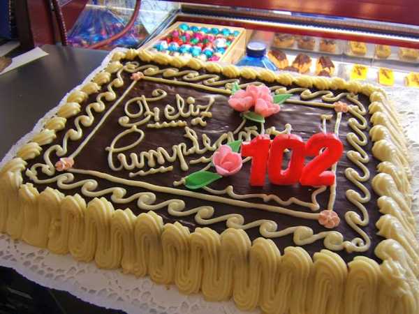 Fotografia tomada fuera de Pastelería Confitería Sara - Pastelería en Fene, A Coruña